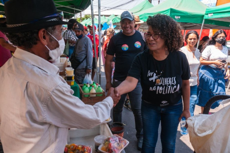?Edna Sampaio visita Pontes e Lacerda