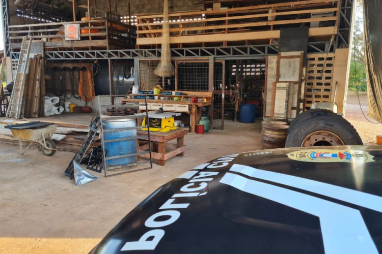 Empresário é preso em investigação de associação criminosa de roubo de carga e desmanche de caminhões em MT