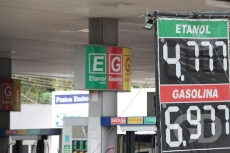 Estados congelam ICMS da gasolina até junho e falam em taxa fixa para o diesel