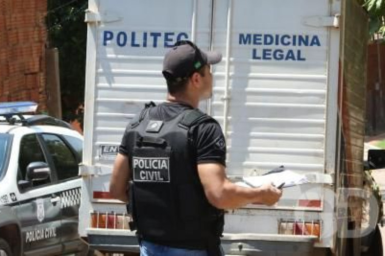 Filho encontra a mãe morta e amarrada no chão do quarto em MT