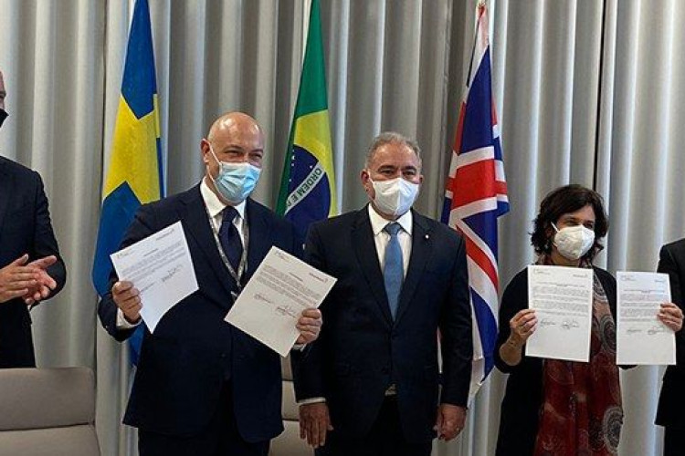 Fiocruz e AstraZeneca firmam compromisso para compra de IFA para produzir 60 milhões de vacinas Covid-19 em 2022