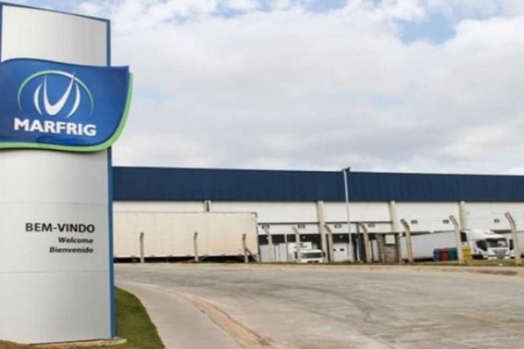 Frigorífico Marfrig fecha as portas e despede cerca de 700 funcionários, em Ji-Paraná/RO