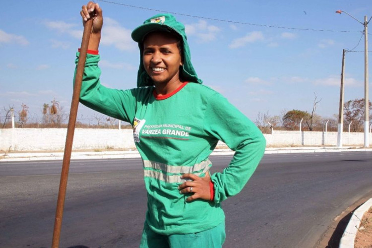 Gari conclui curso de direito após andar 10 km por dia para ir à faculdade em MT: ‘o conhecimento muda a vida’