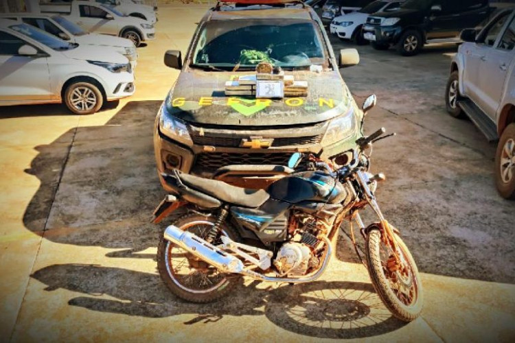 Gefron apreende 11 kg de cocaína e prende duas pessoas em Pontes e Lacerda