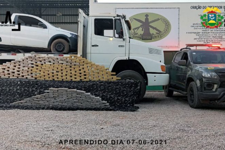 Gefron tira de circulação droga avaliada em R$ 3.502.000,00 milhões em Vila Bela; 03 foram presos