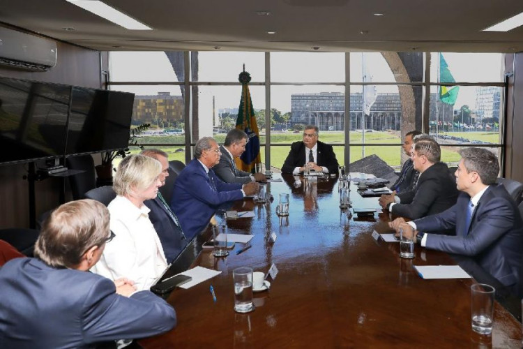 Governador articula parceria com ministro para reforçar segurança na fronteira de MT
