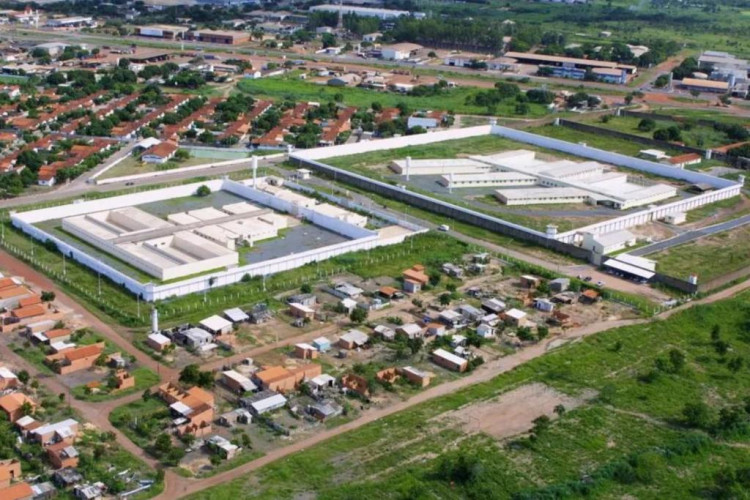 Governo de Mato Grosso transfere líder criminoso para penitenciária federal no Paraná