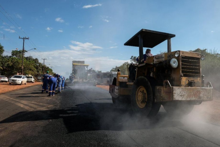 Governo de MT disponibiliza aporte financeiro para pavimentação urbana dos municípios