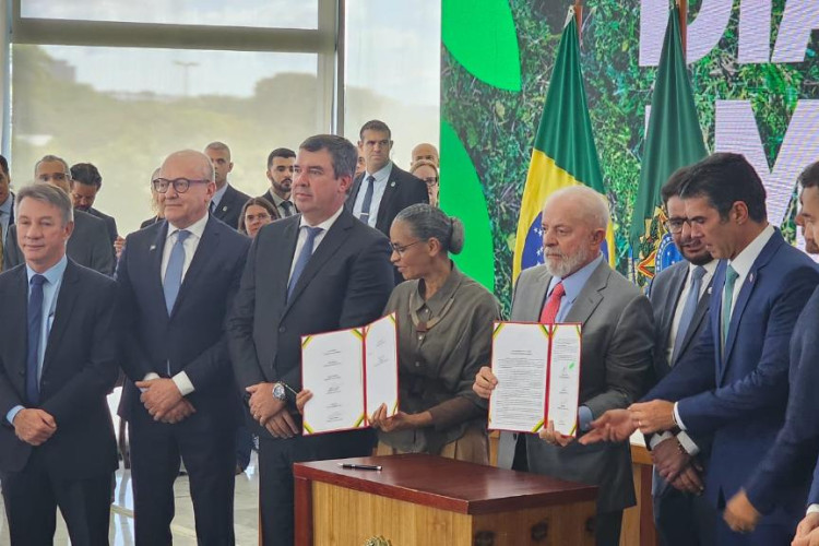 Governo de MT firma pacto federativo com União e Estados para combate aos incêndios no Pantanal e Amazônia