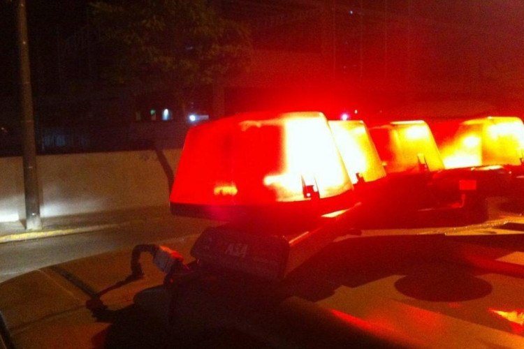 Homem ateia fogo em casa de ex-companheira após término de relacionamento
