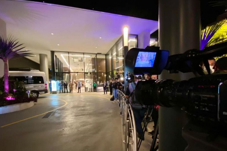 Internado em SP, Bolsonaro não tem previsão de cirurgia