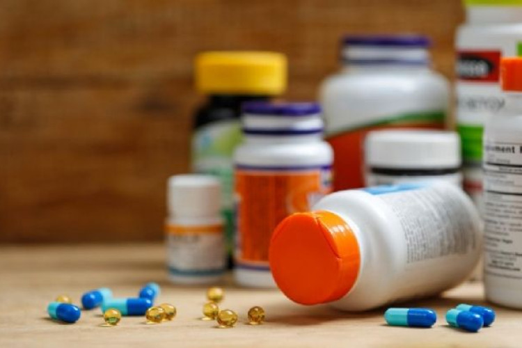 Justiça determina que Estado e município forneçam medicamentos a mulher que vendeu pertences para custear tratamento