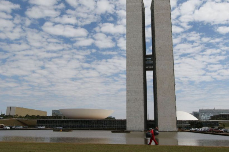 LDO de 2022 prevê aumento do fundo eleitoral para quase R$ 6 bilhões