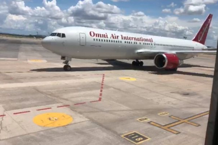 Mais de 200 brasileiros deportados dos EUA chegam a Minas Gerais