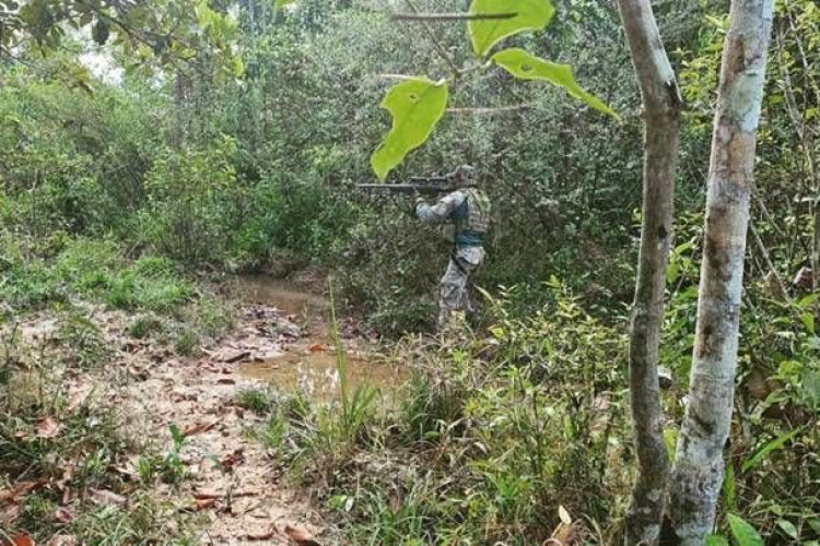 Mais um criminoso do 'Novo Cangaço' é morto em troca de tiros com a Força Tática; fuzil e dinheiro apreendidos