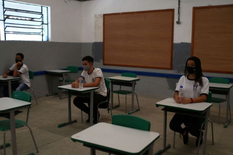 Ministro da Educação defende retorno das aulas presenciais