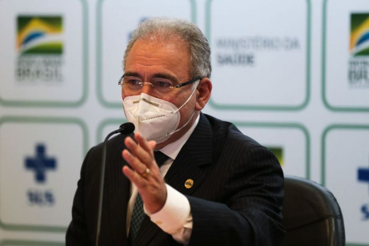 Ministro diz que 160 milhões serão vacinados até dezembro no Brasil