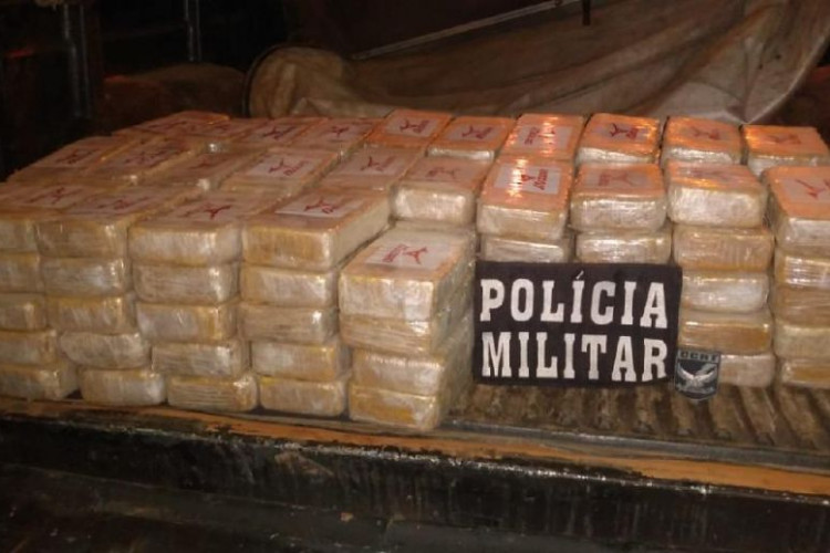 Moradores de Pontes e Lacerda são pegos com 126 tabletes de pasta base de cocaína em Brasnorte