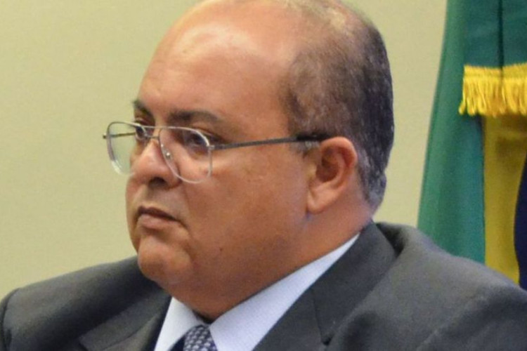 Moraes afasta governador do Distrito Federal por 90 dias