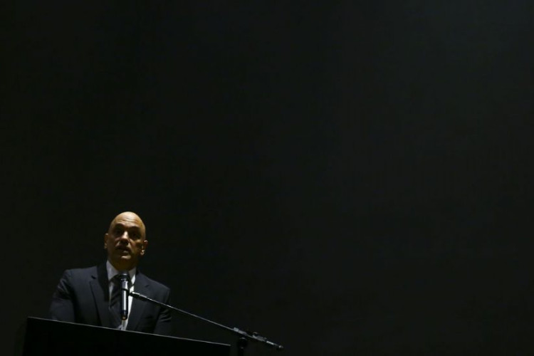 Moraes determina prisão do ex-comandante da PM e de Anderson Torres