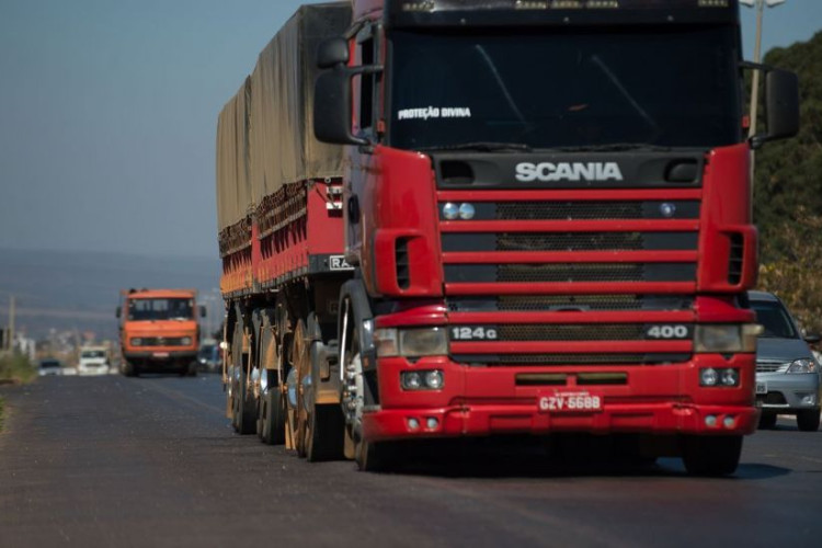 Motoristas precisam ficar atentos aos prazos para exame toxicológico