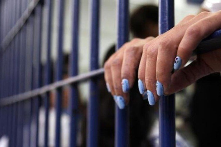 Mulher foragida do Estado do Acre tem prisão cumprida em Comodoro