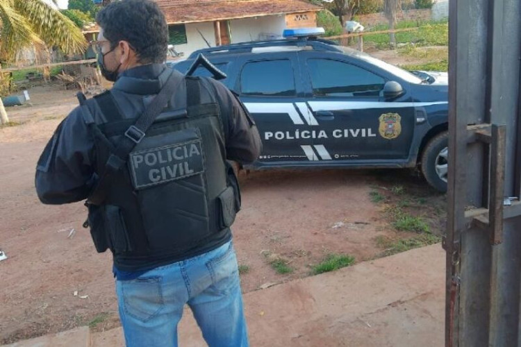 Mulher mata a mãe a facadas e diz que foi vítima quem pediu