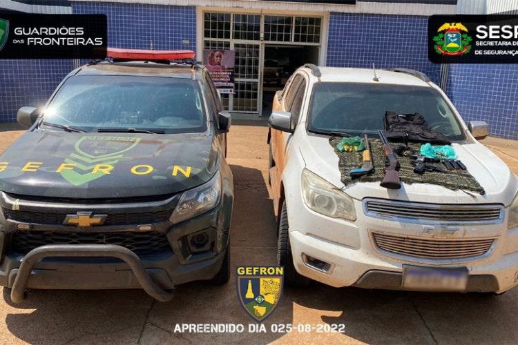 Nove pessoas foram conduzidas a delegacia e várias armas apreendidas pelo Gefron