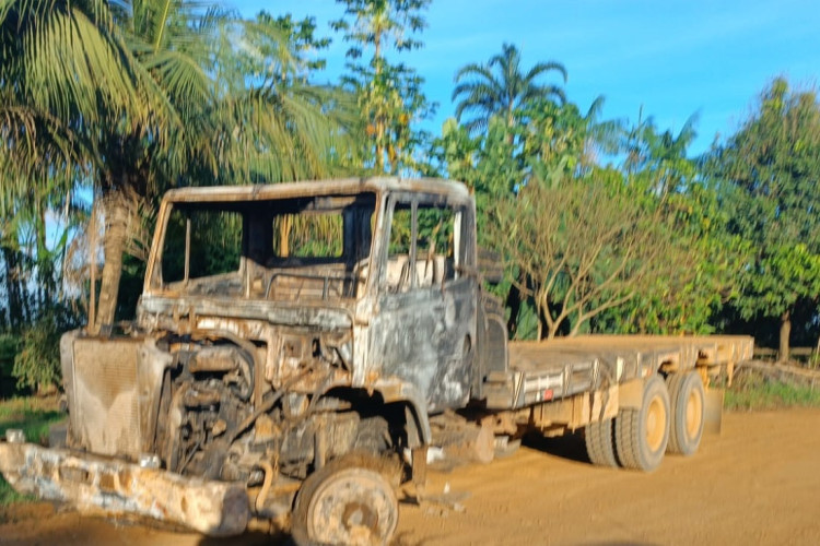 Operação conjunta fiscaliza propriedades e apreende maquinários na região da tríplice fronteira