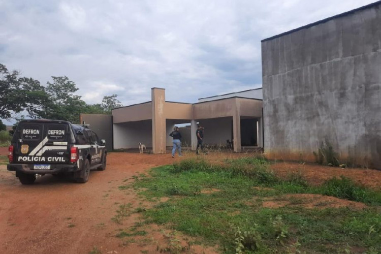 Operação contra o tráfico de entorpecentes cumpre mandados em três cidades da fronteira de MT