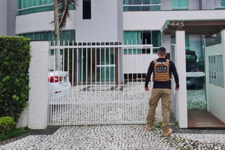 Operação mira organização criminosa e cumpre mandados judiciais contra investigados por estelionato em 6 Estados