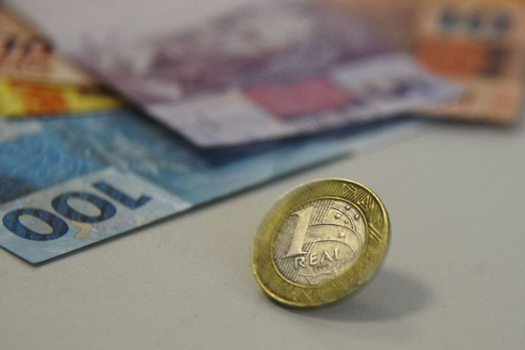 Orçamento de 2022 prevê salário mínimo de R$ 1.169