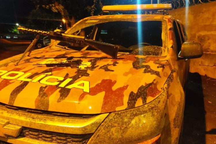 Patrulha Rural liberta caseiro sequestrado e prende quadrilha com metralhadora no interior