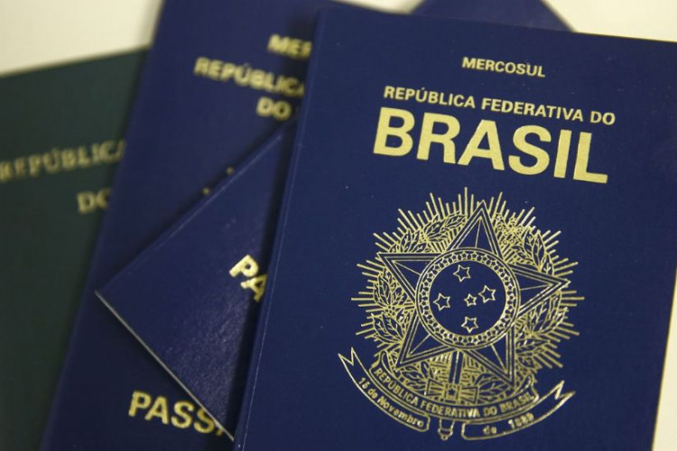 PF vai suspender emissão de novos passaportes por falta de verba