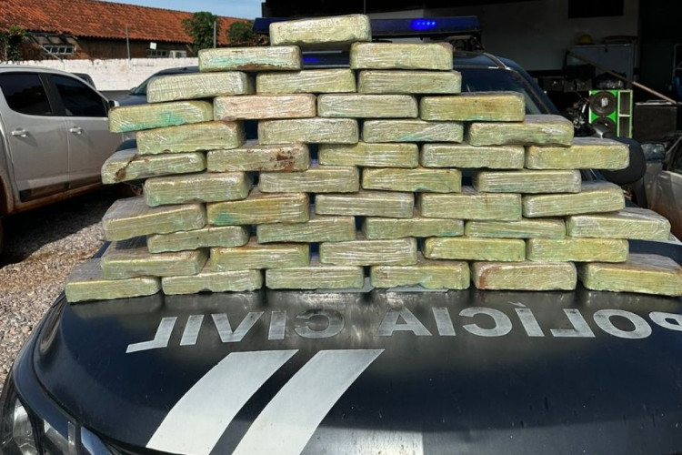 Polícia Civil apreende 44 tabletes de pasta base em compartimento falso de veículo em Vila Bela de Santíssima Trindade