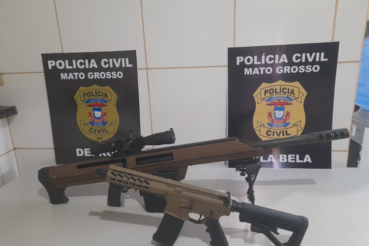 Polícia Civil apreende armas de grosso calibre e 124 pacotes de entorpecentes em área na fronteira