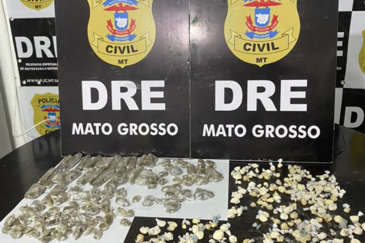 Polícia Civil apreende mais de 350 porções de entorpecentes em ponto de venda de drogas no Osmar Cabral