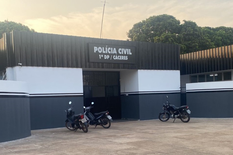 Polícia Civil apura crimes de furto e receptação de carga de cerveja de carreta tombada na BR-070