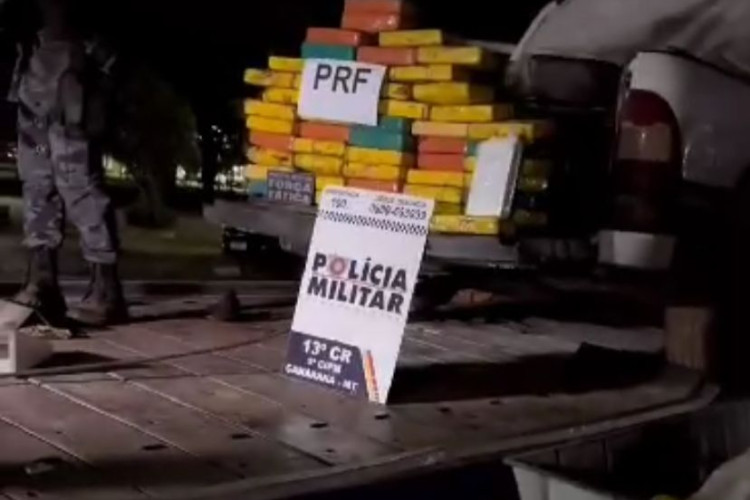 Polícia Militar e PRF apreendem 50 kg de drogas após montarem barreira na MT-020