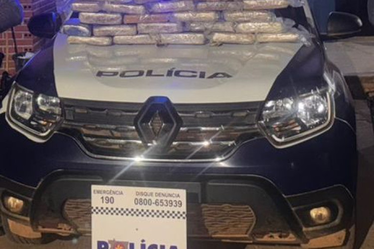 Polícia Militar prende dupla com 31 tabletes de maconha em Rosário Oeste