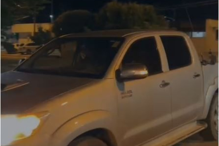 Polícia Militar recupera caminhonete roubada após perseguição em Pontes e Lacerda