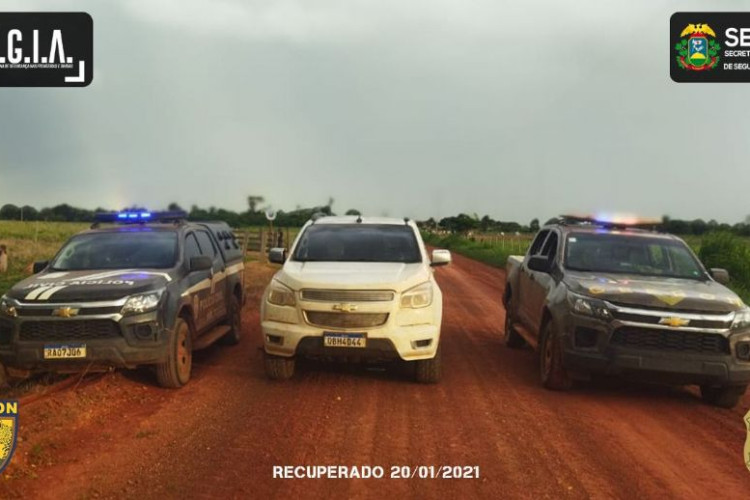 Policiais localizam camionete roubada próxima a assentamento em Vila Bela da Santíssima Trindade
