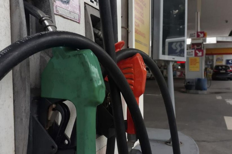 Preços da gasolina, diesel e etanol recuam mais de 5% em agosto, diz ANP