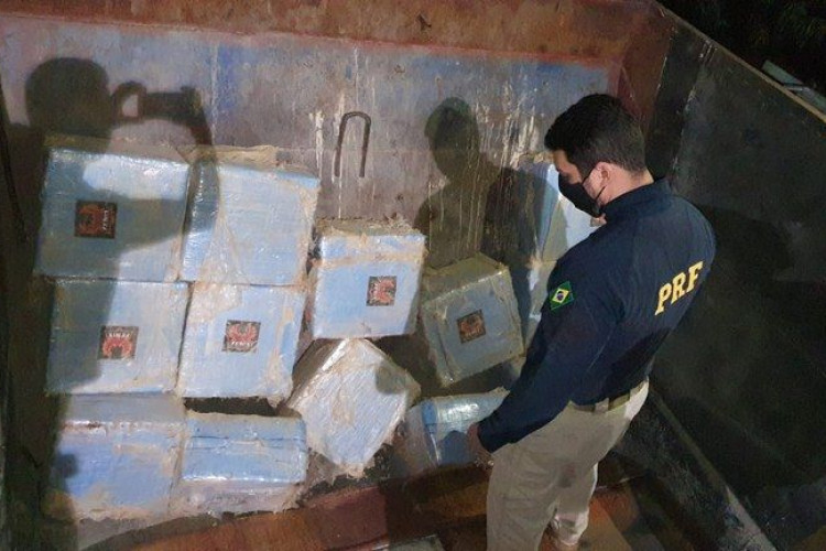 PRF apreende quase meia tonelada de cocaína em Primavera do Leste-MT