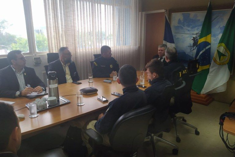 PRF e SESP do MT realizam reunião para integração da rede de rádio digital no Estado de Mato Grosso