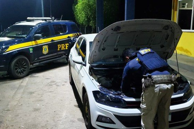 PRF recupera veículo com ocorrência de furto/roubo na cidade Cáceres-MT