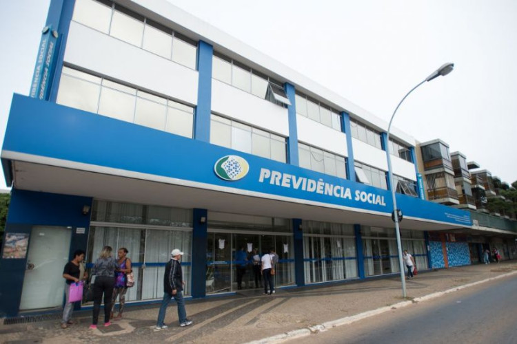 Prova de vida para segurados do INSS é suspensa até fim do ano