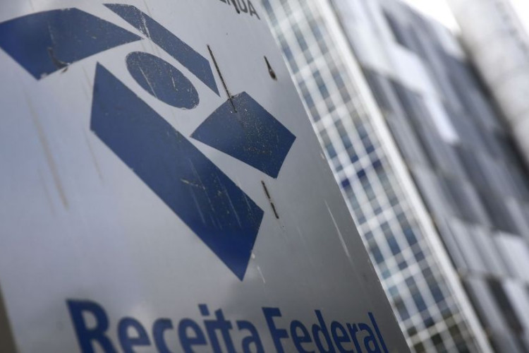 Receita alerta para golpe do falso IOF antecipado via Pix