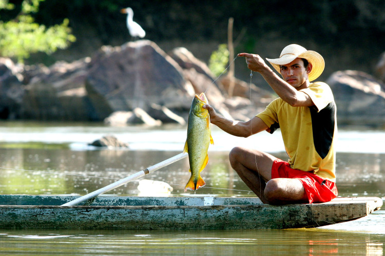 Sema-MT instala novo sistema para emissão de carteira de pesca amadora