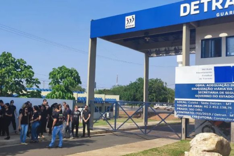 Servidores do Detran fazem protesto pela morte de gerente após homem discordar de vistoria em Vera (MT)